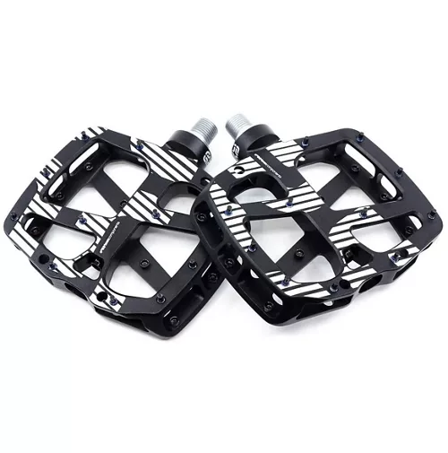 E-thirteen E Thirteen Plus Flat Pedal 1 E-thirteen E Thirteen Plus Flat Pedal